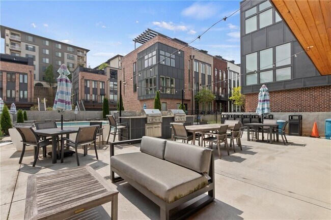 Building Photo - 1292 Chelsea Cir NW