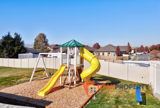 Building Photo - 9255 Jefferson Cove