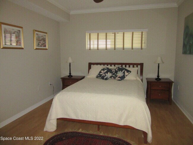 Building Photo - 8951 Lake Dr