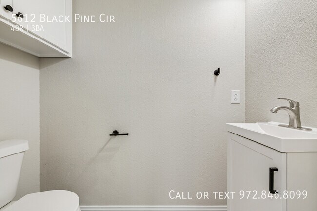Building Photo - 5612 Black Pine Cir