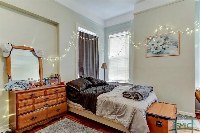 Building Photo - 3 BED | 1 BATH | BACK PORCH | DOWNTOWN