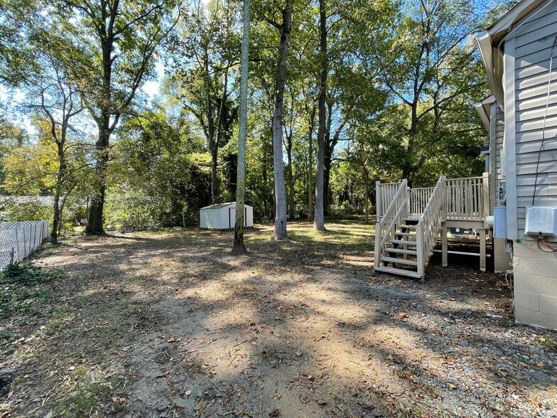 Building Photo - 2960 Shady Ln