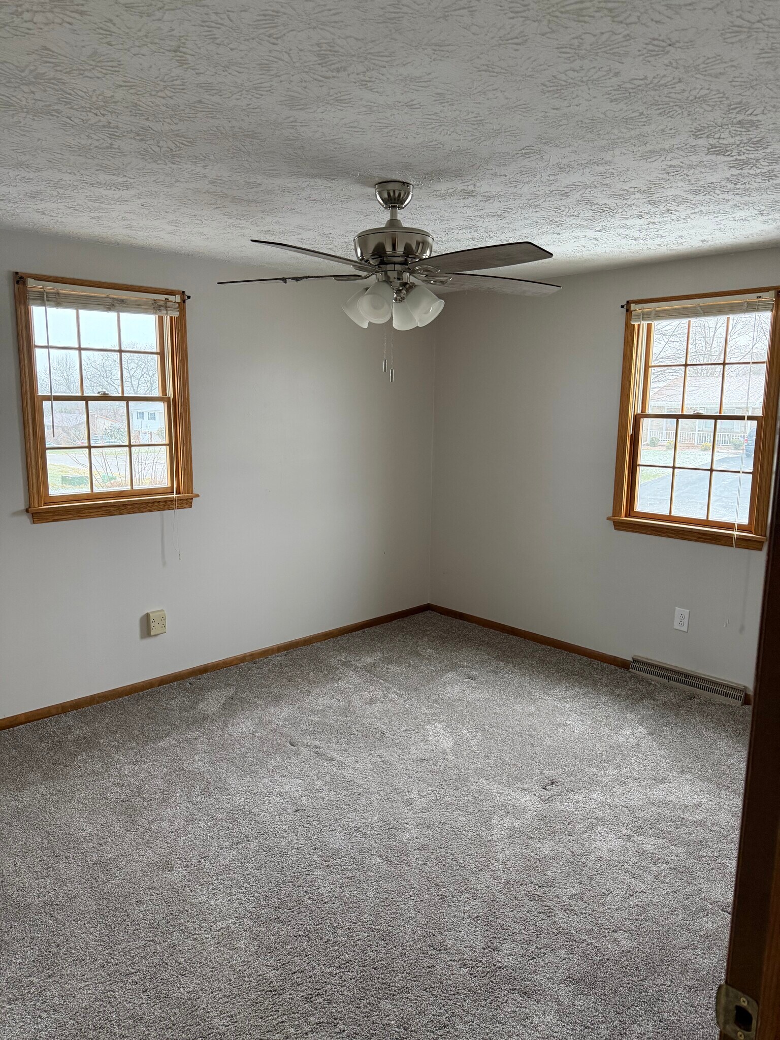 Building Photo - 114 Hillcrest Acres