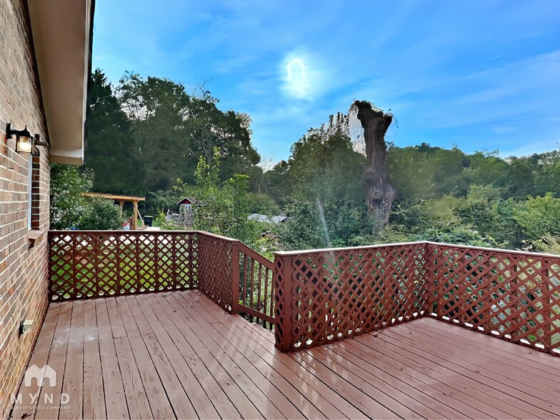 Building Photo - 3821 Rex Cir