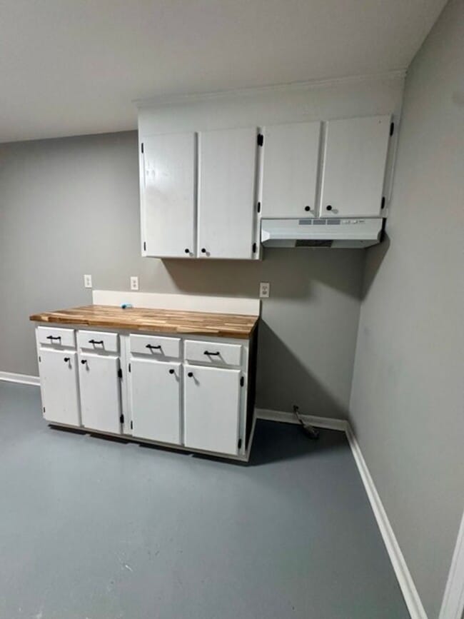 Building Photo - Affordable Ground-Level Living in Greenwood