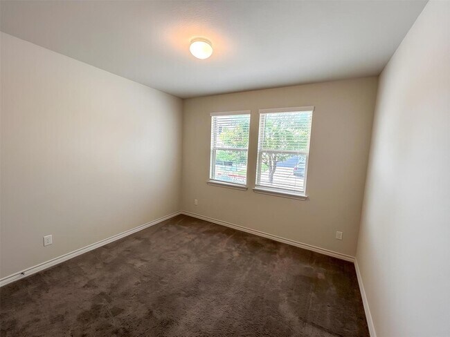 Building Photo - 729 Aliso Trail