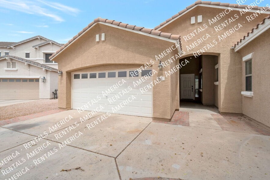 Building Photo - 9612 Tangerine Rd