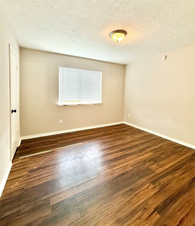 Building Photo - 4223 Amir St