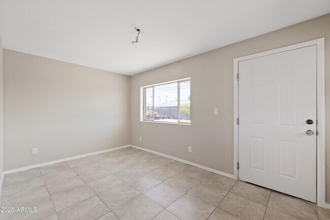 Building Photo - 10535 E Boulder Dr