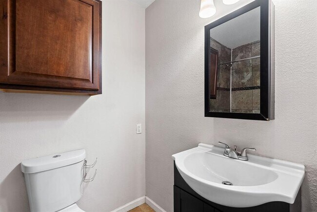 Building Photo - 5803 Wellington Dr