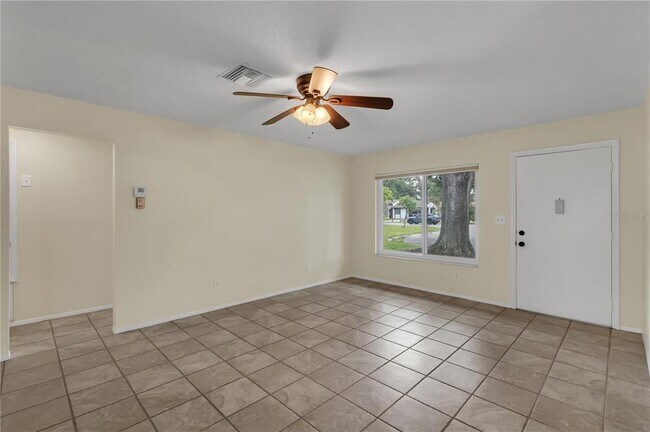Building Photo - 10444 Kingbrook Ln