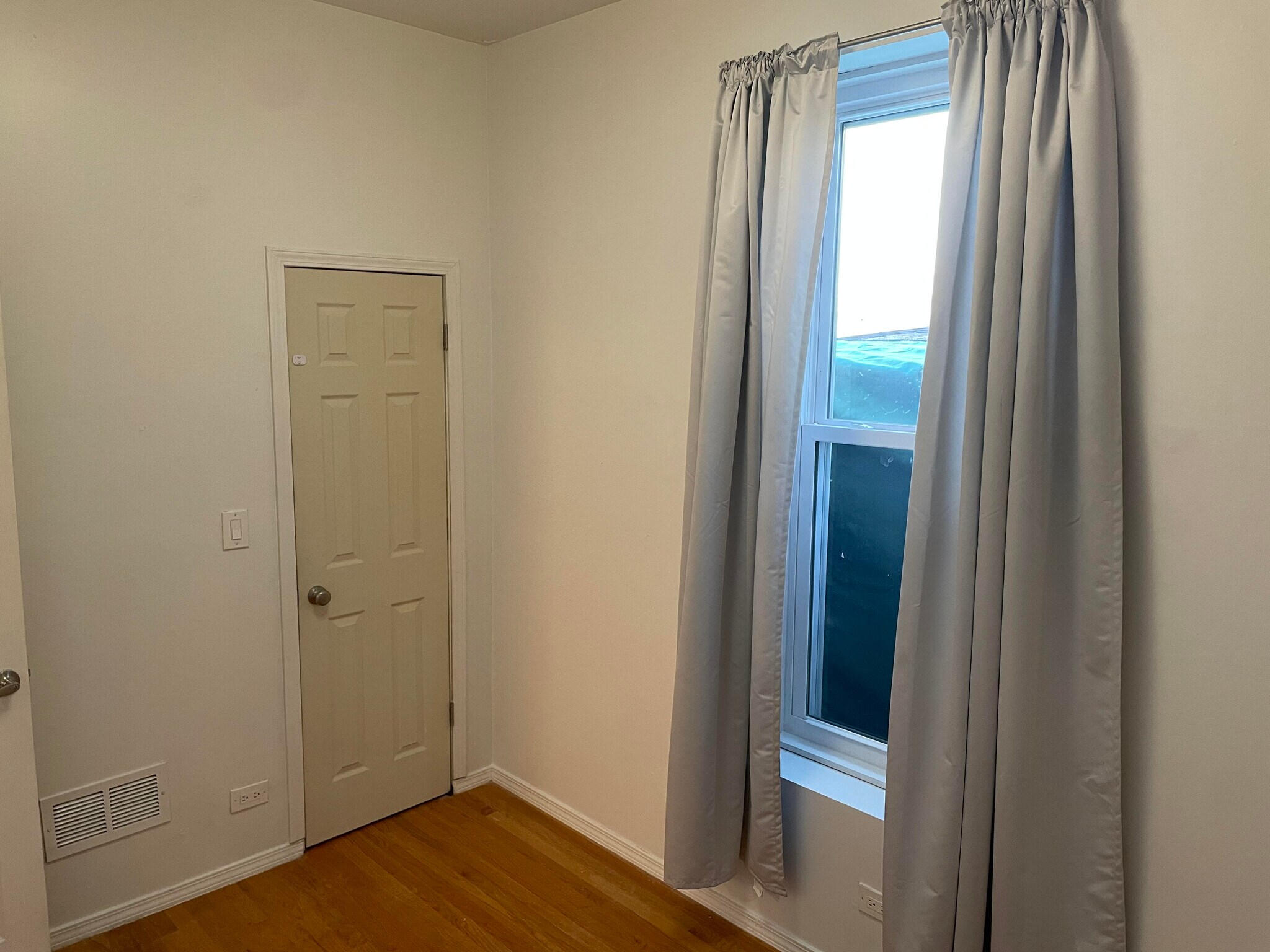 Bedroom 2 - 1452 N Talman Ave
