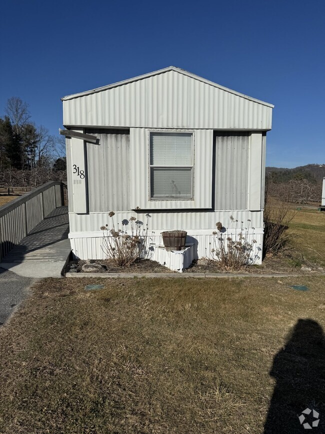 Building Photo - 2 bedroom 2 bathroom mobile