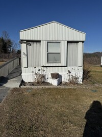 Building Photo - 2 bedroom 2 bathroom mobile