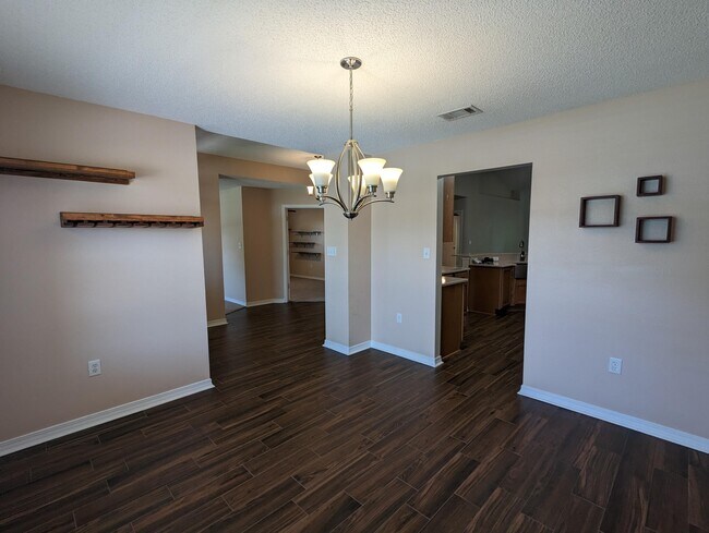 Building Photo - 9768 Parker Lake Cir