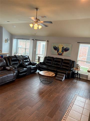 Building Photo - 221 Spring Hollow Dr