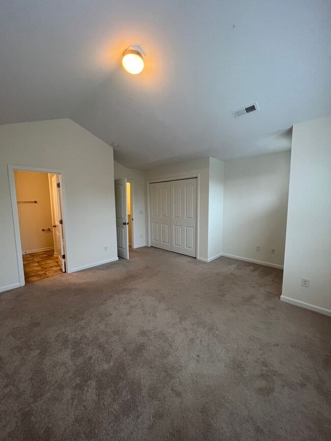 Building Photo - SAYLOR'S WATCH - 3 Bedroom Townhome in Monkey Junction/South Wilmington!