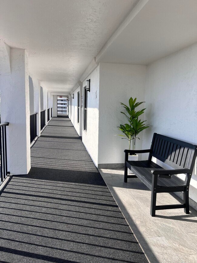 Building Photo - 1629 Riverview Rd