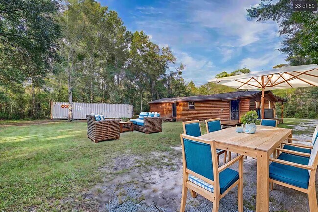 Building Photo - 2989 N 5th Ave