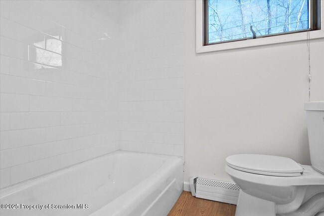 Building Photo - 134 Lampman St