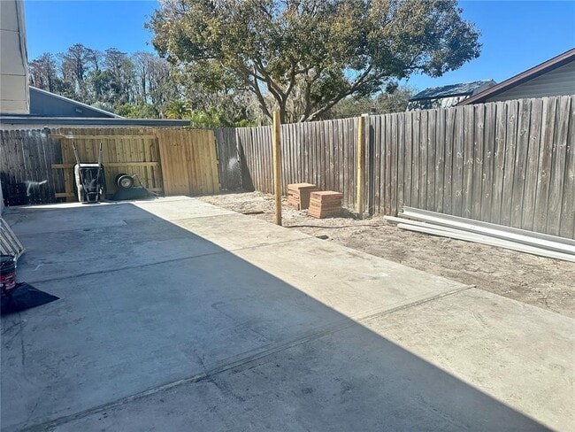 Building Photo - 12741 Poppy St