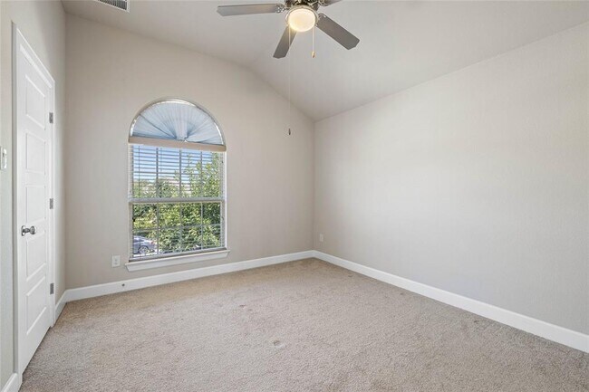 Building Photo - 3008 Paseo de Charros