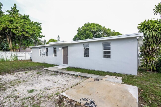Building Photo - 1041 NW 136th St