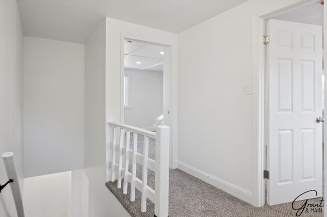 Building Photo - 4 bedroom $1550