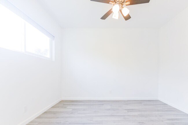Building Photo - Ocean Avenue Duplex