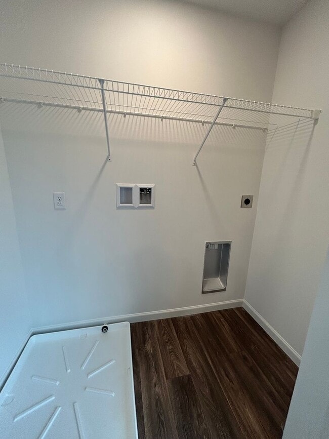 Building Photo - New End of row townhome 3 bed, 2.5 bath in Carlisle