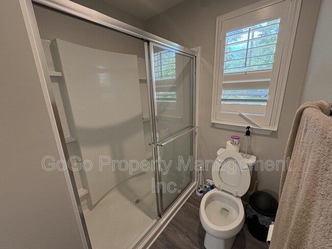 Building Photo - 133 Marthawood Ln