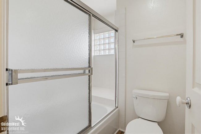 Building Photo - Charming and Spacious 4Bdm 3Ba Home in the Highly Desirable Carmel Valley Community!