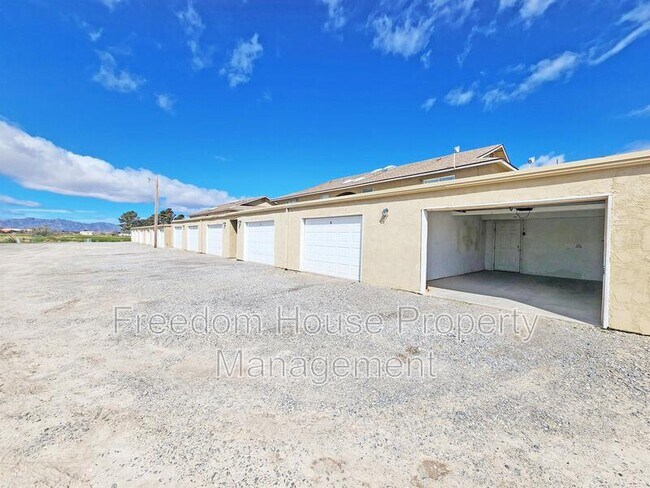 Building Photo - 2341 E Calvada Blvd