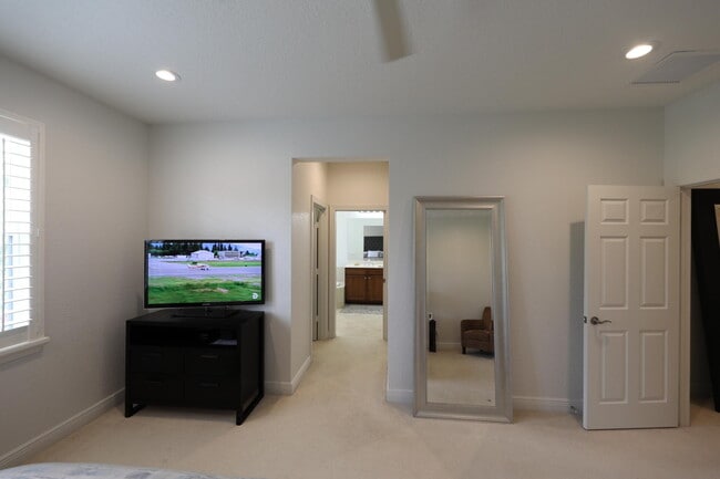 Building Photo - 5027 Dulce Ct