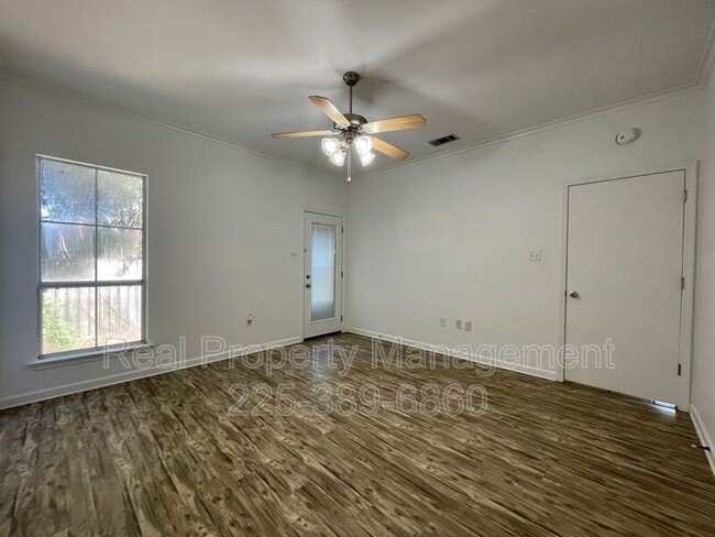 Building Photo - 9382 Pecan Tree Dr