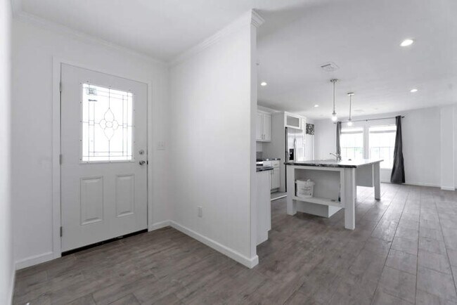 Building Photo - 3128 Walden Shores Blvd
