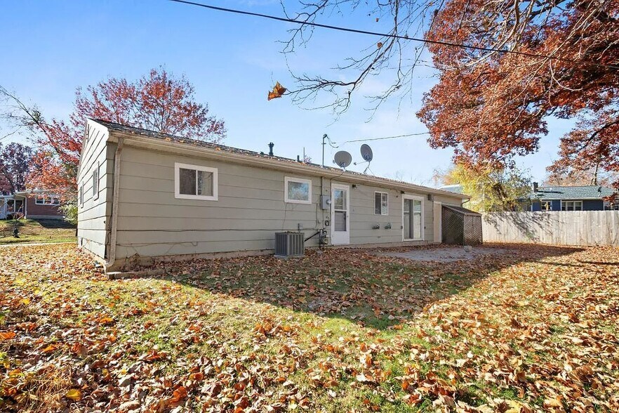 Building Photo - 3306 14th Ave SE