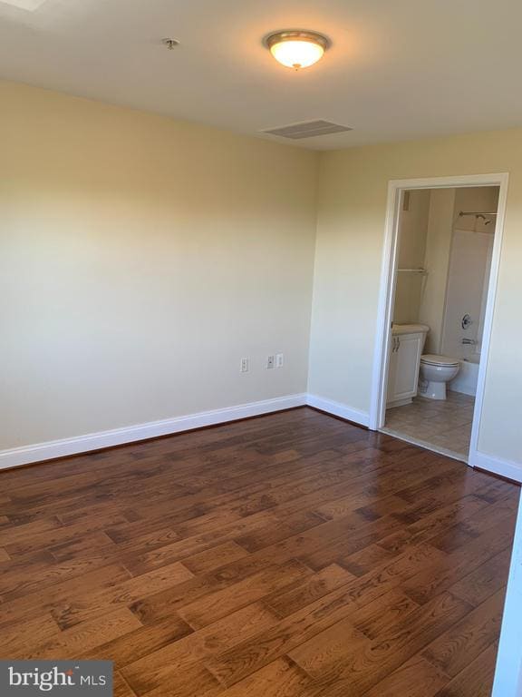 Building Photo - 400 Symphony Cir