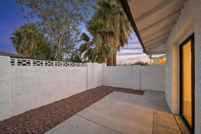 Building Photo - 7826 E Heatherbrae Ave