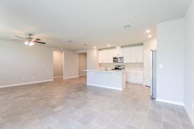 Building Photo - 10163 Daybreak Glen