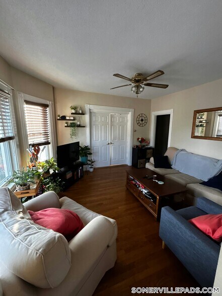 Primary Photo - 27 Ibbetson St