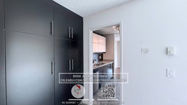 Building Photo - Sunny, west facing, Large 1 bedroom with tons of storage, includes water/garbage/amenities/parking!