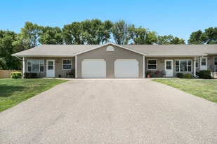 Building Photo - 2600 Poetters Cir