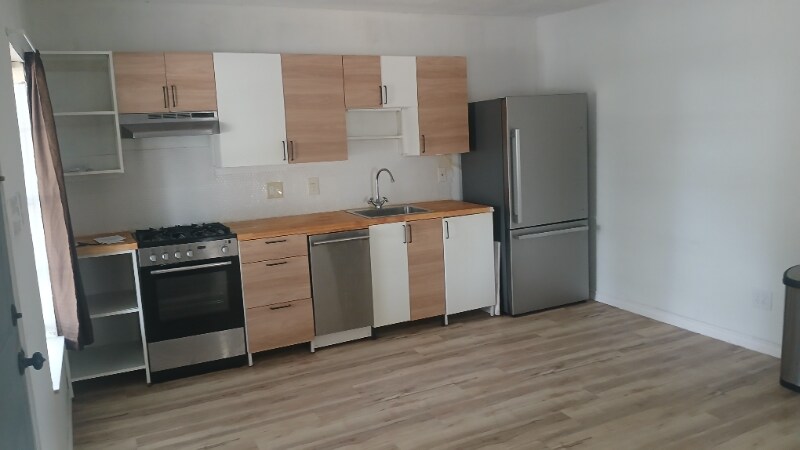 Building Photo - 205 N 21st St