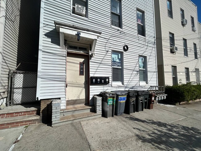 Primary Photo - 1826 Unionport Rd