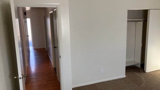 Building Photo - 970 W Alkaline Springs Rd