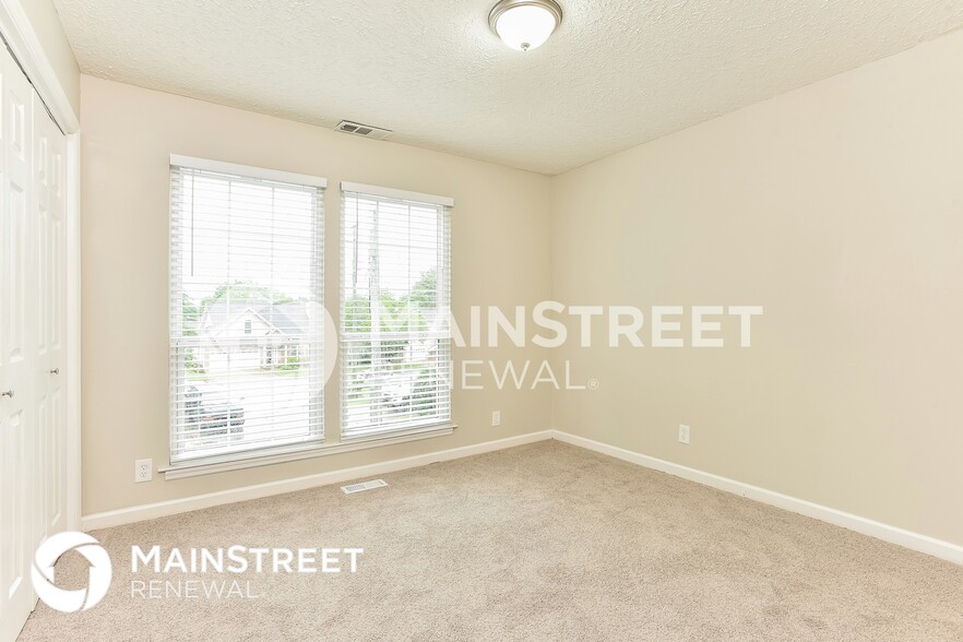 Building Photo - 904 Conway Ln