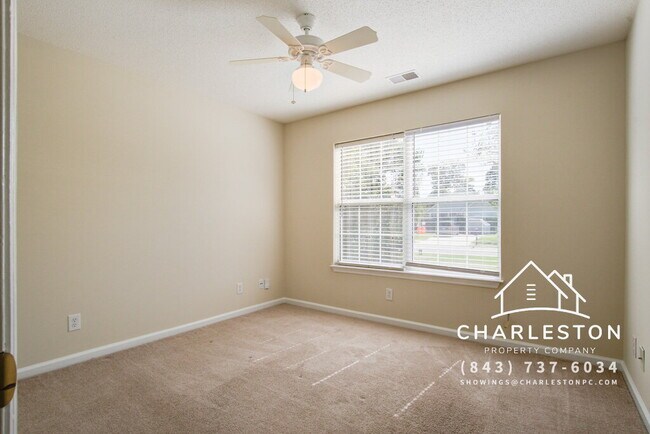 Building Photo - 454 Hainesworth Dr