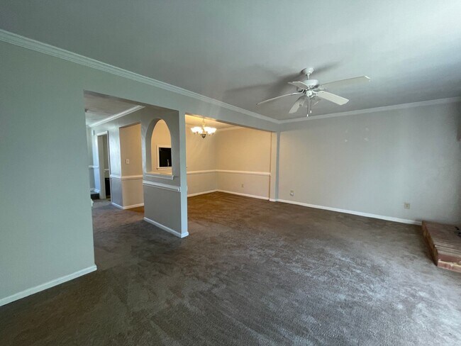 Building Photo - 4859 Woods Edge Rd