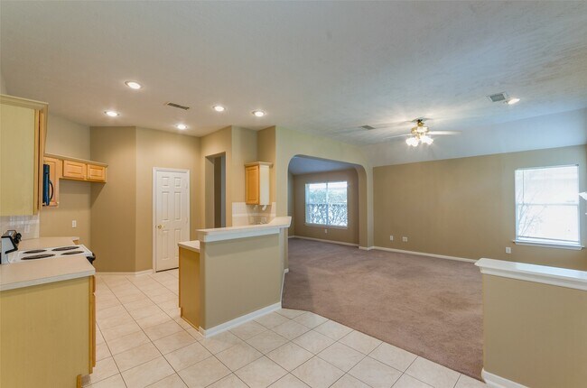 Building Photo - 18 Orchard Dale Cir